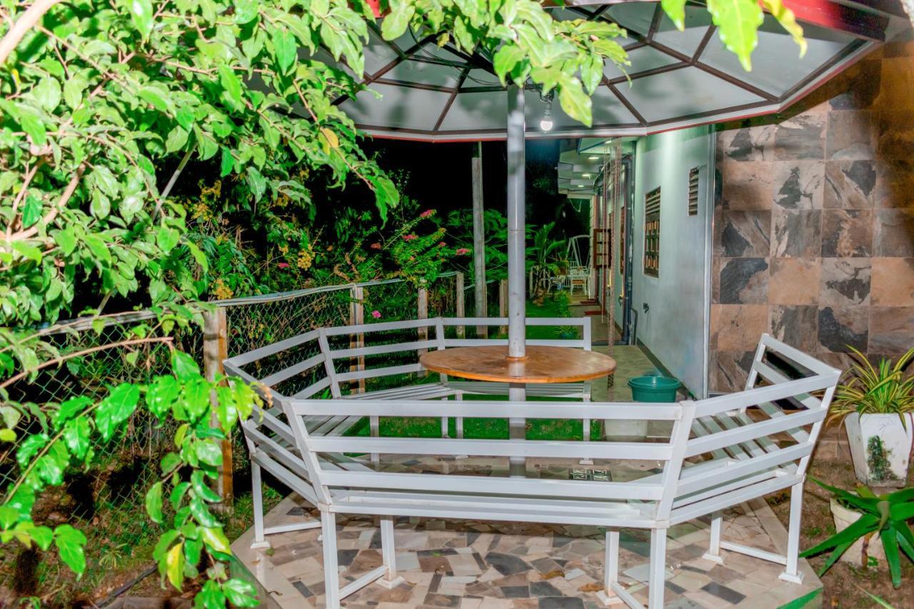 House Of Richness Hotel Негомбо Екстериор снимка