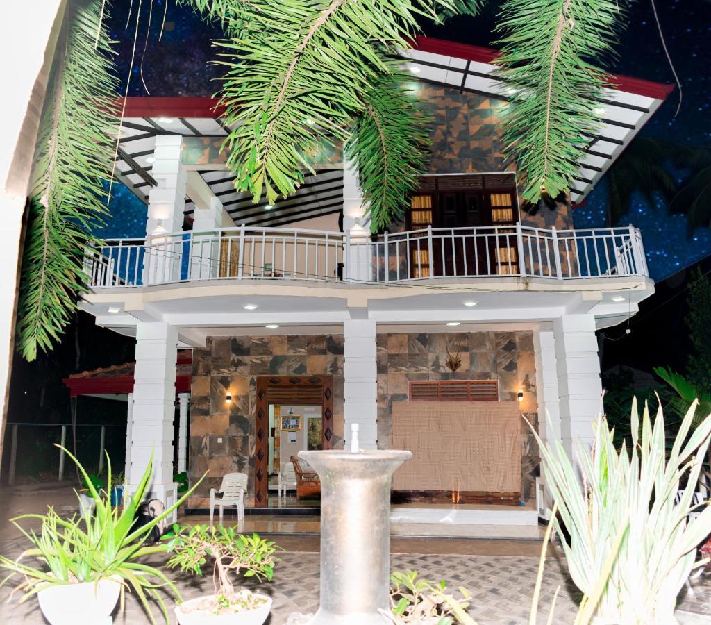 House Of Richness Hotel Негомбо Екстериор снимка