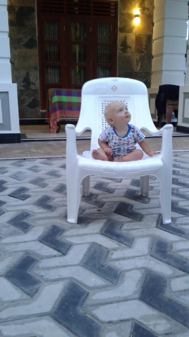 House Of Richness Hotel Негомбо Екстериор снимка