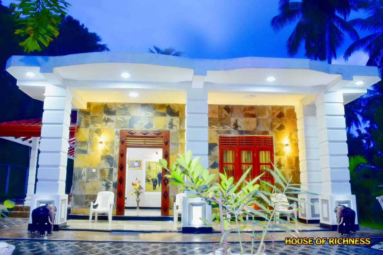 House Of Richness Hotel Негомбо Екстериор снимка