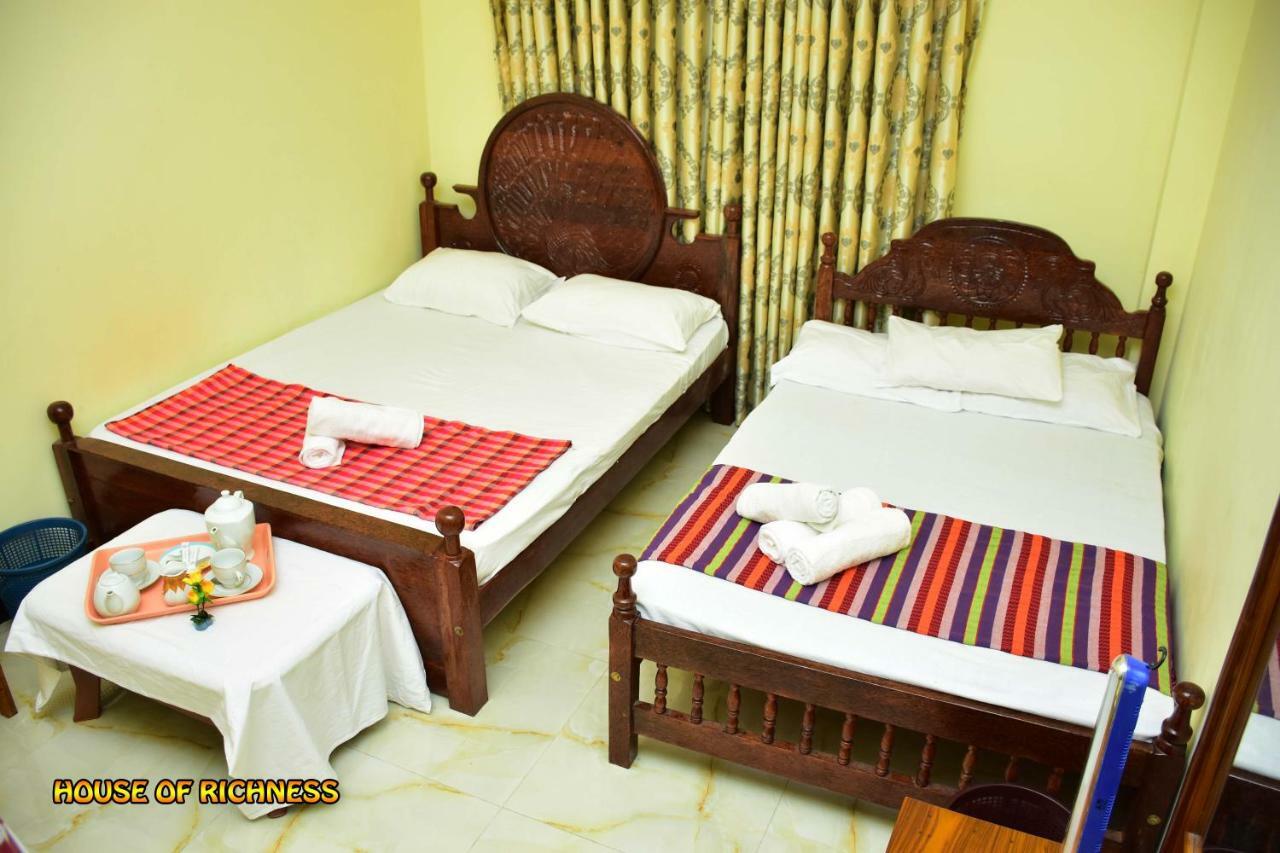 House Of Richness Hotel Негомбо Екстериор снимка