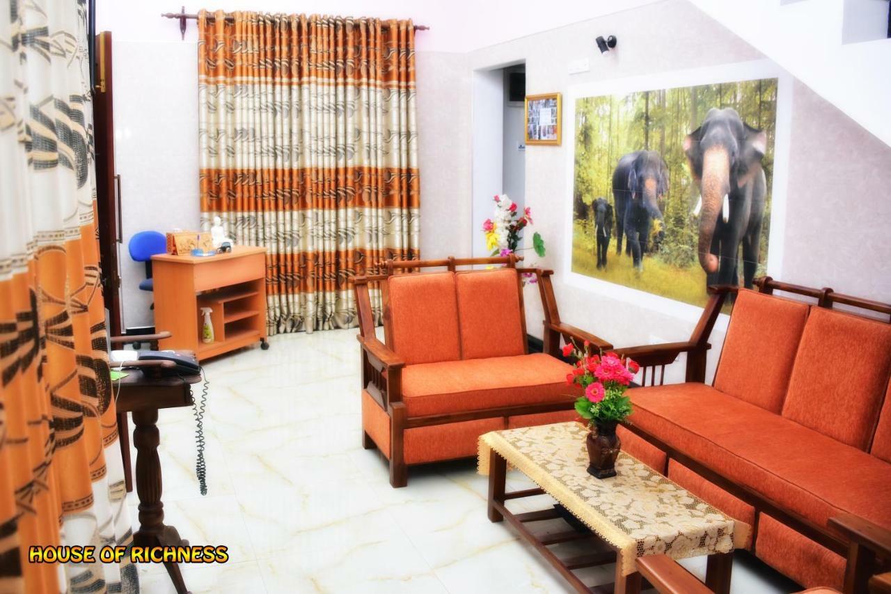 House Of Richness Hotel Негомбо Екстериор снимка