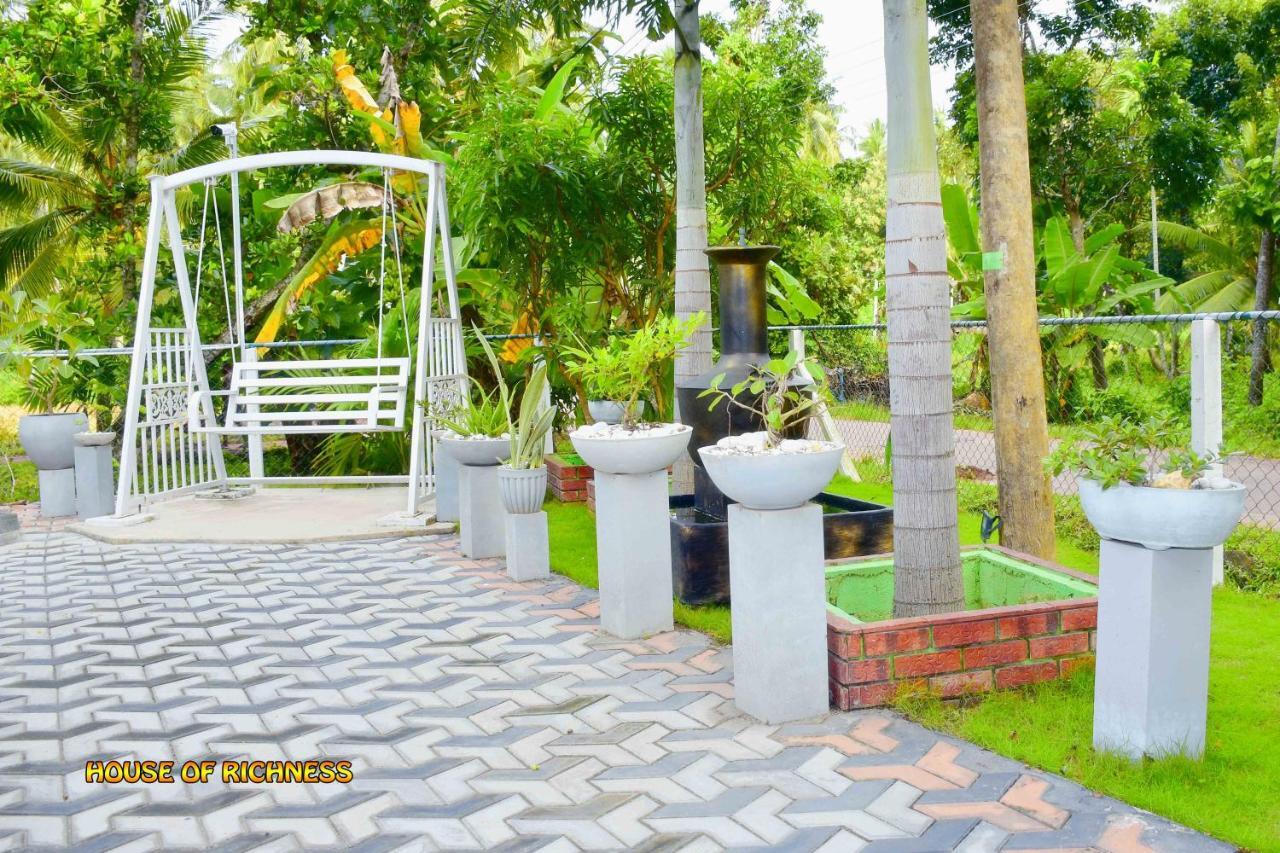 House Of Richness Hotel Негомбо Екстериор снимка